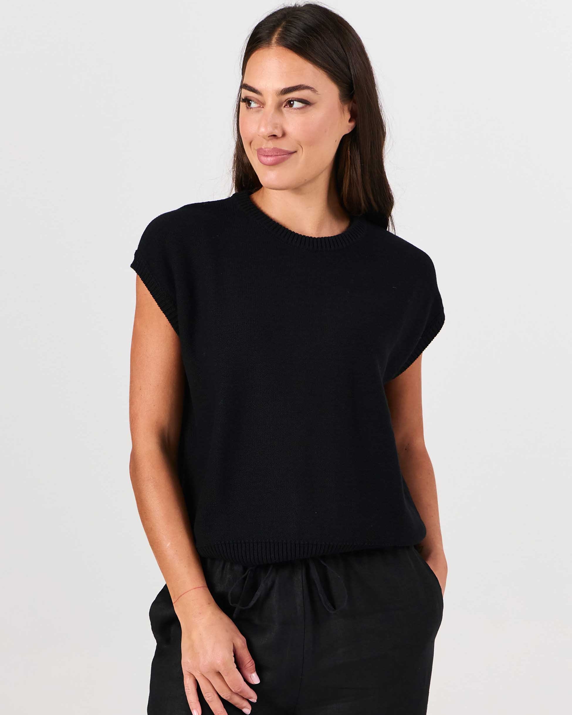 Lee Cotton Knit Vest- Black