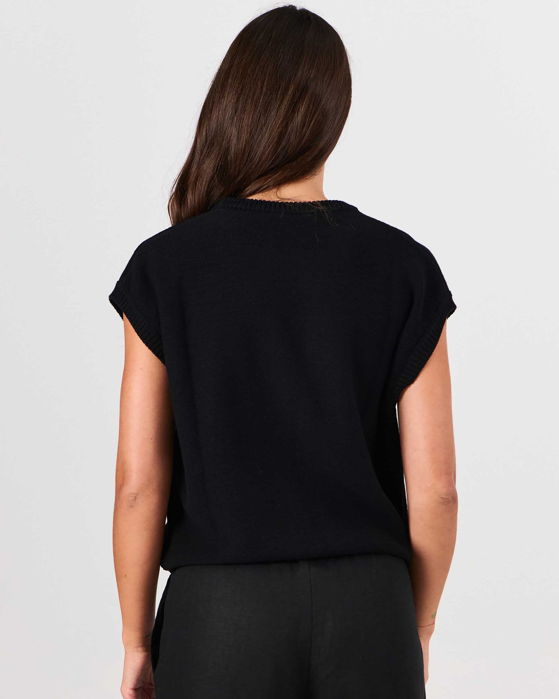 Lee Cotton Knit Vest- Black