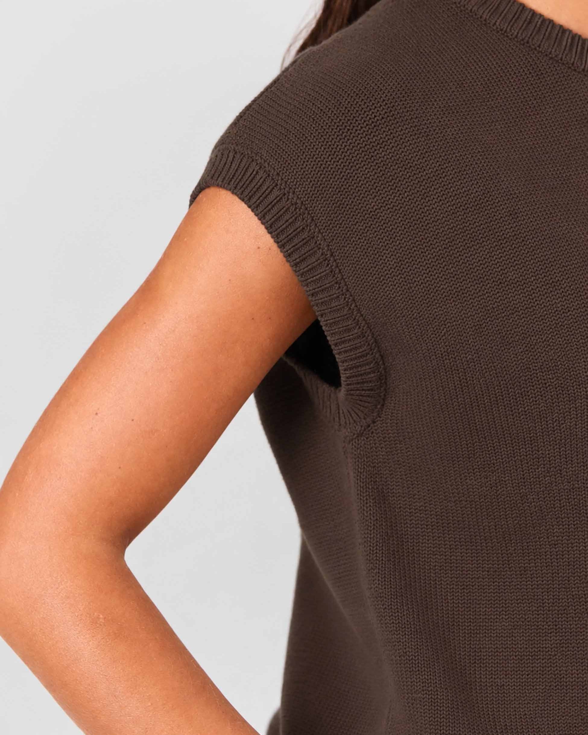 Lee Cotton Knit Vest- Coffee Bean